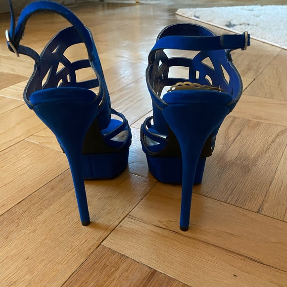 Bebe, Royal blue laser cut sandal heels. Size 6 - Picture 5 of 8